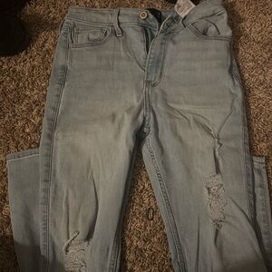 Cute new Hollister jeans!